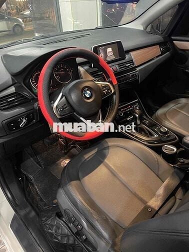 BMW 218i may 1.5 turbo 2014 - 110000 km