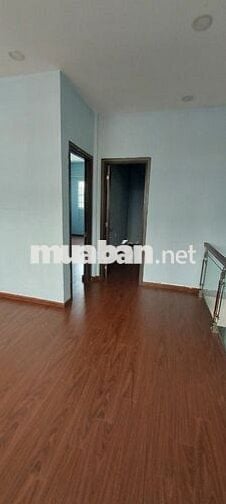 Nhà 1 lầu 6x13m, HXH đường ĐHT 02 gần phan bội châu giá 11tr/tháng
