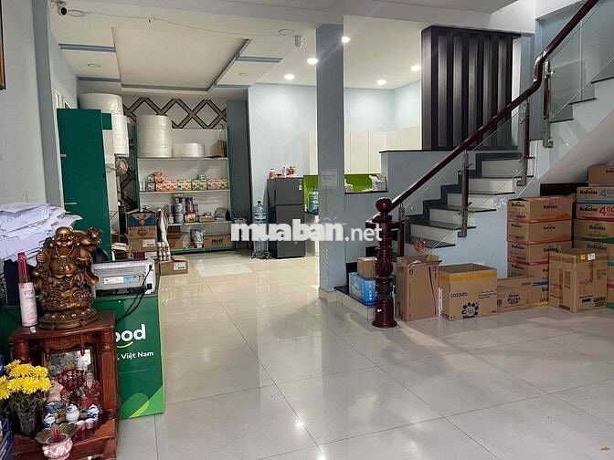 Nhà 1 lầu 6x13m, HXH đường ĐHT 02 gần phan bội châu giá 11tr/tháng