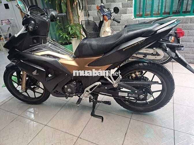Winner X V3 ABS. Xe đẹp sơn zin 100% 1 đời chủ