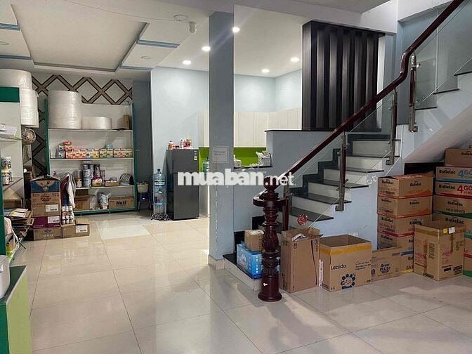 Nhà 1 lầu 6x13m, HXH đường ĐHT 02 gần phan bội châu giá 11tr/tháng
