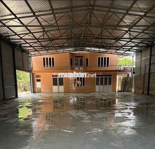 Cho thuê mặt bằng - kho đường Hoàng Văn Thái . diện tích :450m2