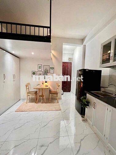 Cho thuê ccmn phố Định Công. Gác xép 30m2. Thang máy. Giá 4Tr6