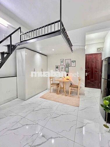 Cho thuê ccmn phố Định Công. Gác xép 30m2. Thang máy. Giá 4Tr6