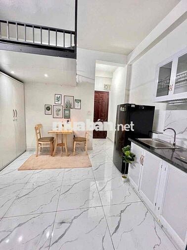 Cho thuê ccmn phố Định Công. Gác xép 30m2. Thang máy. Giá 4Tr6