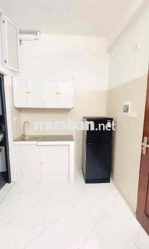 CHO THUÊ CCMN PHỐ CẦU DIỄN. THANG MÁY. BAN CÔNG. GIÁ 4TR2