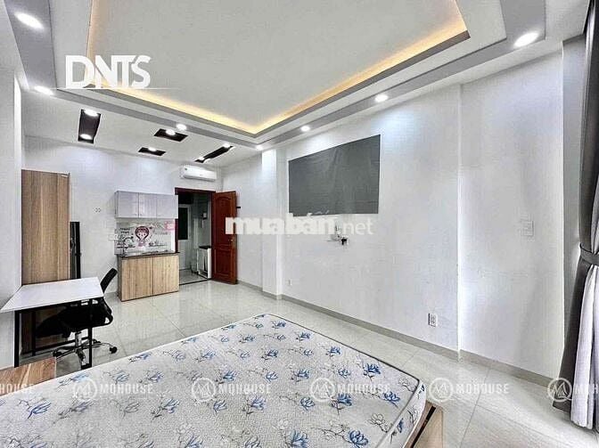 CHO THUÊ PHÒNG BAN CÔNG GIÁ RẺ FULL NỘI THẤT MẶT TIỀN QUẬN 1 T9/2025