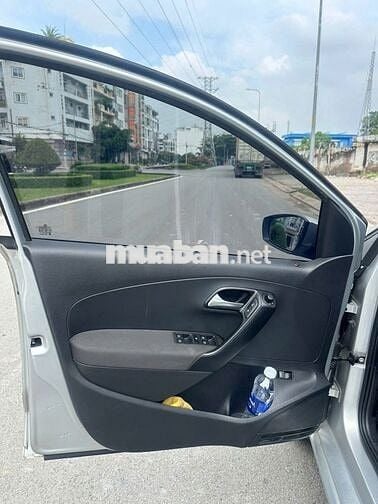 Bán Volkswagen Polo 2016- xe gia đình-xe chất