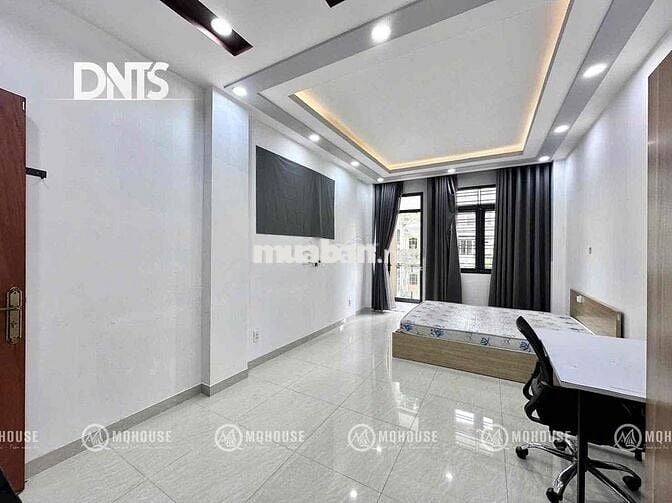 CHO THUÊ PHÒNG BAN CÔNG GIÁ RẺ FULL NỘI THẤT MẶT TIỀN QUẬN 1 T9/2025