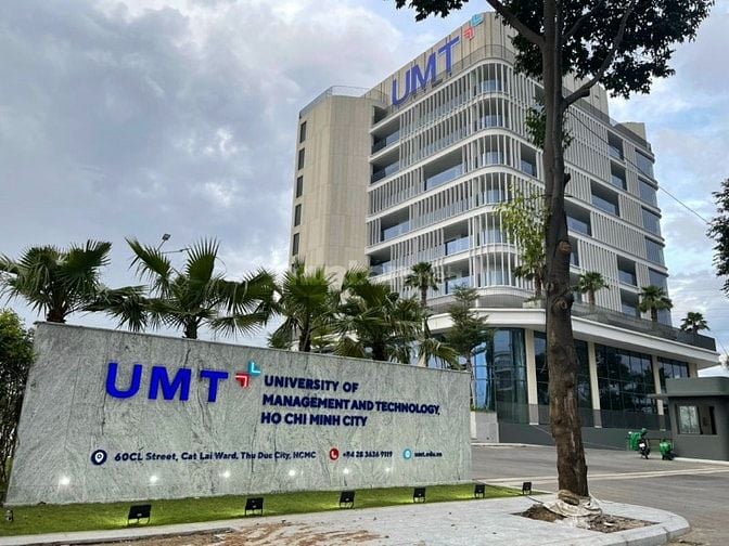 Bán lô góc 2 mặt tiền đường tại cát lái.Quận 2.Gần trường đại học UMT.