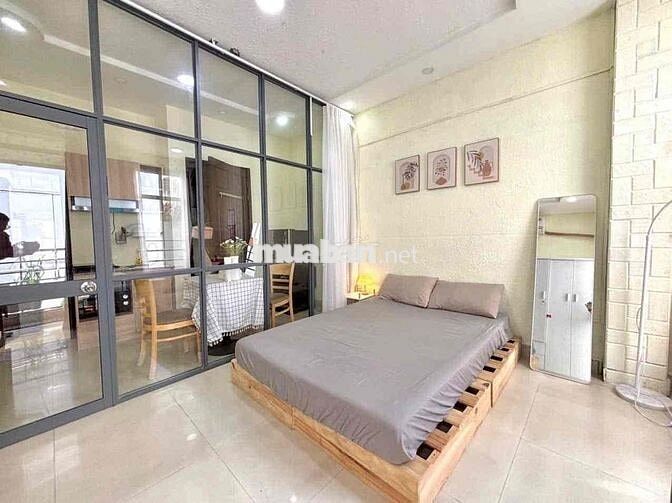 CHO THUÊ PHÒNG BAN CÔNG GIÁ RẺ TÁCH BẾP FULL NỘI THẤT BỜ KÈ HOÀNG SA