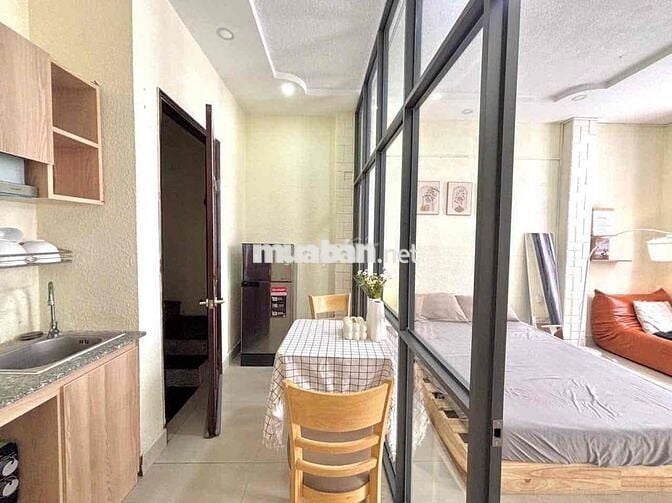CHO THUÊ PHÒNG BAN CÔNG GIÁ RẺ TÁCH BẾP FULL NỘI THẤT BỜ KÈ HOÀNG SA