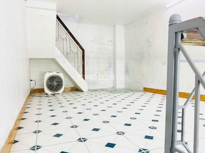 Cho thuê nhà 2,5 tầng DTSD 56mv giá 5,5 triệu ở 60/127 Văn Cao