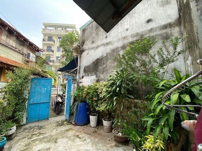  Đường 49, Nhà cũ Diện tích lớn 8,5x16m.