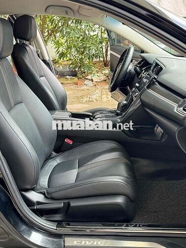 Honda Civic G 2019 chạy 19.800 km quá đẹp