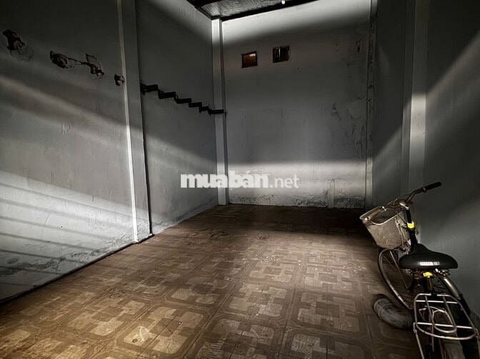 Bán Nhà Nát Q.6 tiện xây cất mới 28m2 hẻm xe hơi tới nhà cực thoáng