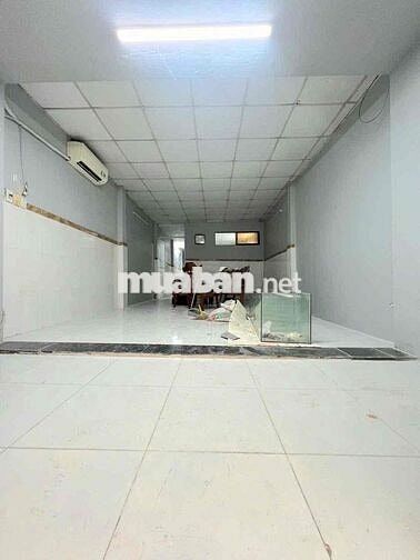 NHÀ RỘNG. 4,5*30. CẤP 4 : 2PN WC. SÂN TRƯỚC. SÂN SAU