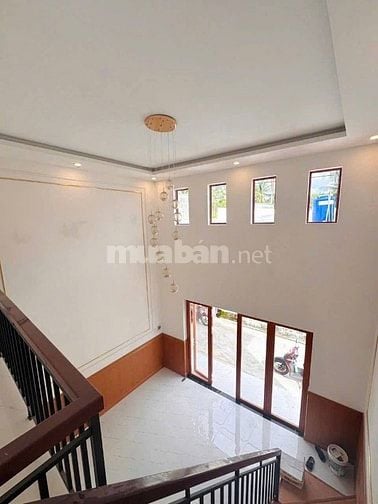 - CHỦ NHƯỜNG LẠI CĂN NHÀ Ở XUÂN THỚI SƠN HÓC MÔN 900TR 