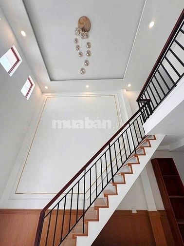 - CHỦ NHƯỜNG LẠI CĂN NHÀ Ở XUÂN THỚI SƠN HÓC MÔN 900TR 
