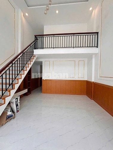 - CHỦ NHƯỜNG LẠI CĂN NHÀ Ở XUÂN THỚI SƠN HÓC MÔN 900TR 