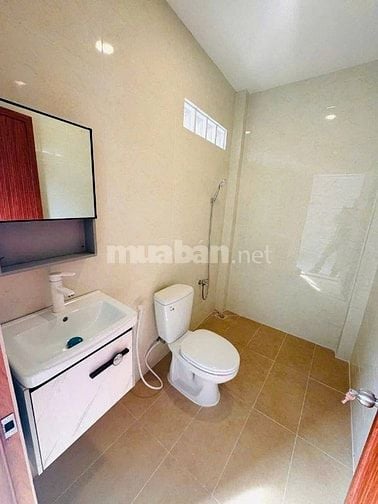 - CHỦ NHƯỜNG LẠI CĂN NHÀ Ở XUÂN THỚI SƠN HÓC MÔN 900TR 