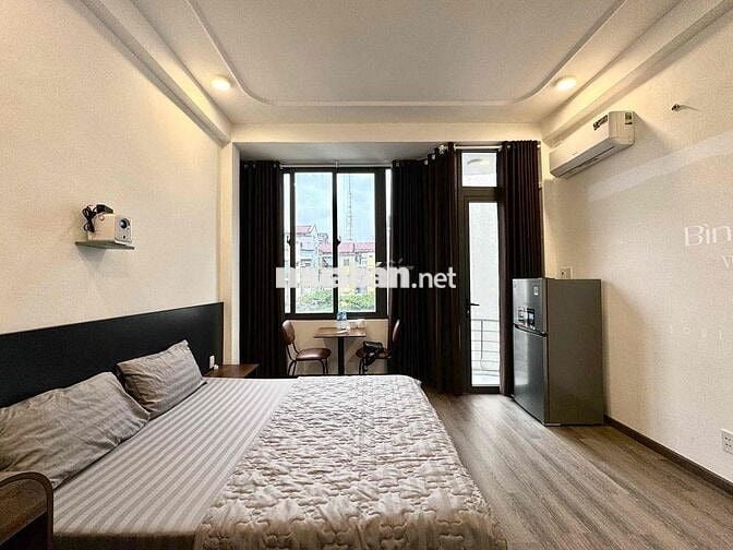 CHO THUÊ CĂN HỘ BAN CÔNG VIEW BỜ KÈ HOÀNG SA QUẬN 1 GIÁ RẺ AN NINH