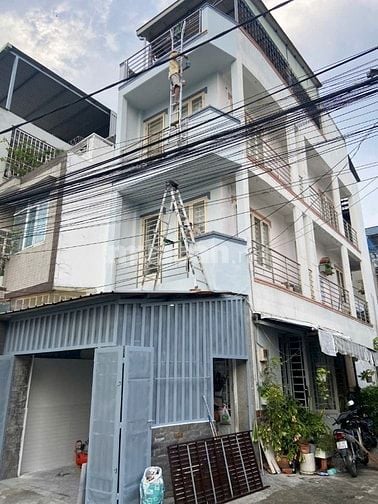 GIÁ QUÁ TỐT!!!NHÀ 4 TẦNG HOÀN CÔNG NGAY ĐẠI HỌC LUẬT CHỈ 7 TỶ 750TR .