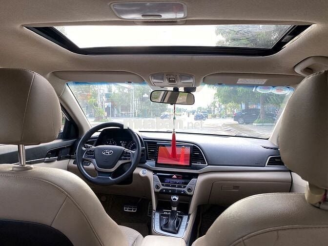 Hyundai Elantra 2019 2.0AT - 119999 km