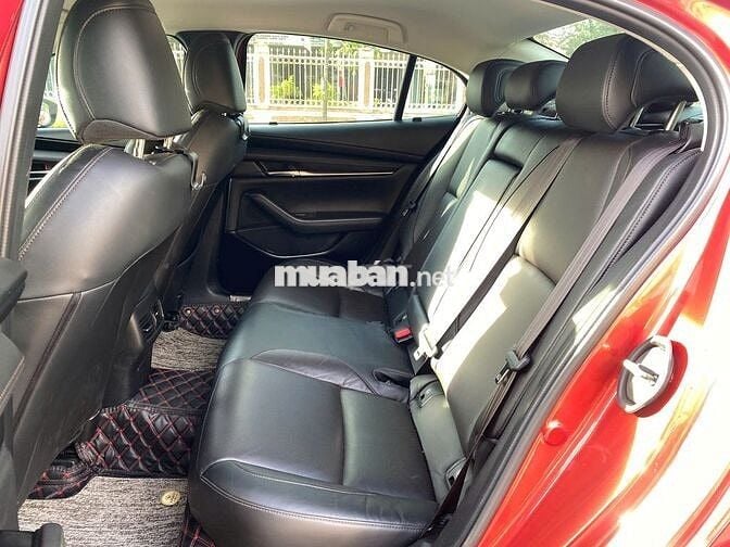 Mazda 3 2022 1.5L Luxury - 70000 km