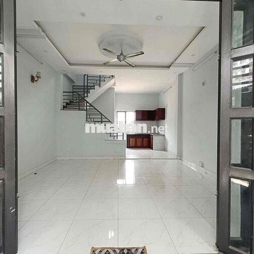 Bán Nhà Ngã Tư ga,vị trí đẹp,tại thạnh lộc 16, Quận 12