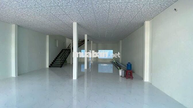 NGANG 10M - MT Cách Mạng Tháng 8 - 10x30 - 2 Tầng suốt ( nhà mới )