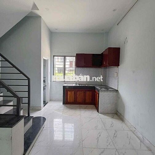 Bán Nhà Ngã Tư ga,vị trí đẹp,tại thạnh lộc 16, Quận 12