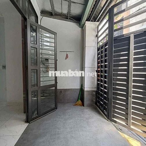 Bán Nhà Ngã Tư ga,vị trí đẹp,tại thạnh lộc 16, Quận 12