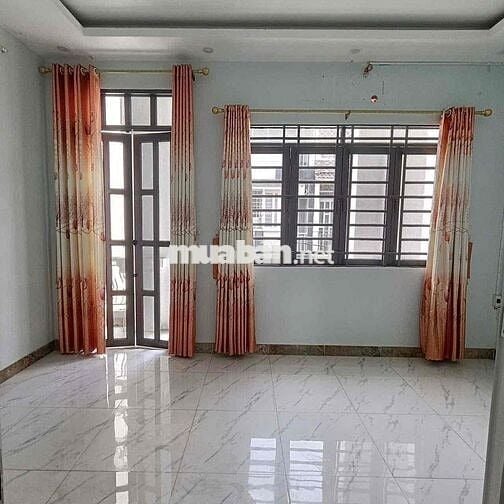 Bán Nhà Ngã Tư ga,vị trí đẹp,tại thạnh lộc 16, Quận 12
