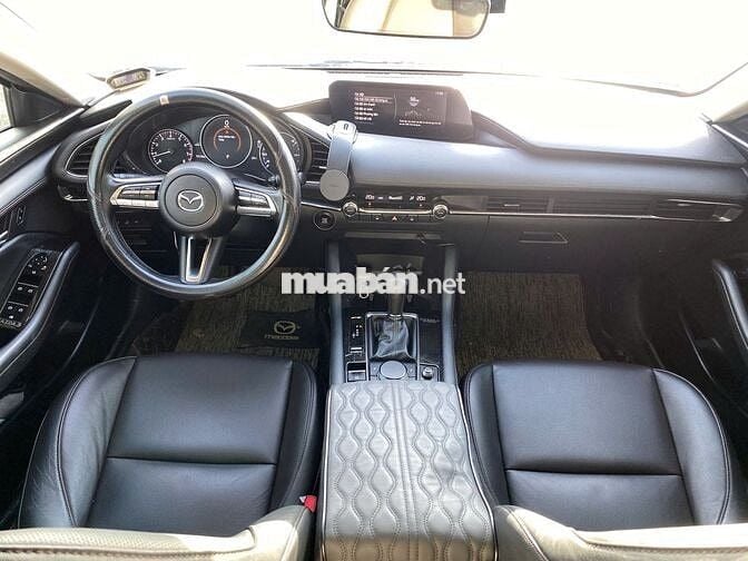 Mazda 3 2022 1.5L Luxury - 70000 km