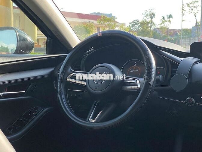 Mazda 3 2022 1.5L Luxury - 70000 km