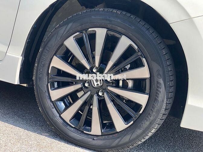 Honda City 2025 RS 1.5 AT - 8700 km