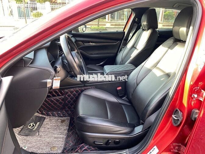 Mazda 3 2022 1.5L Luxury - 70000 km