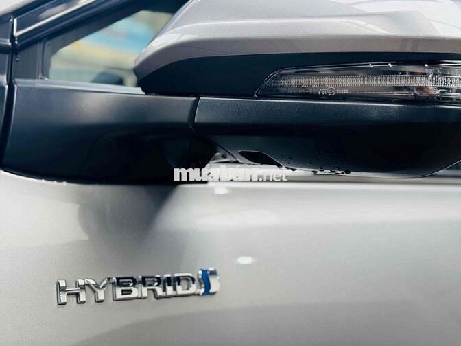 Toyota Innova Cross 2023 HEV - 8700 km