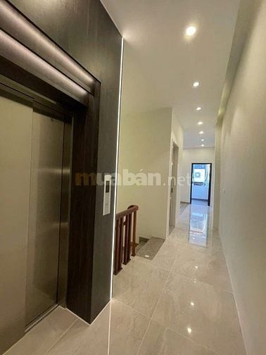 Mặt phố thời trang 2 thoáng, sau ngõ chung, cổng riêng, ở& kinh doanh