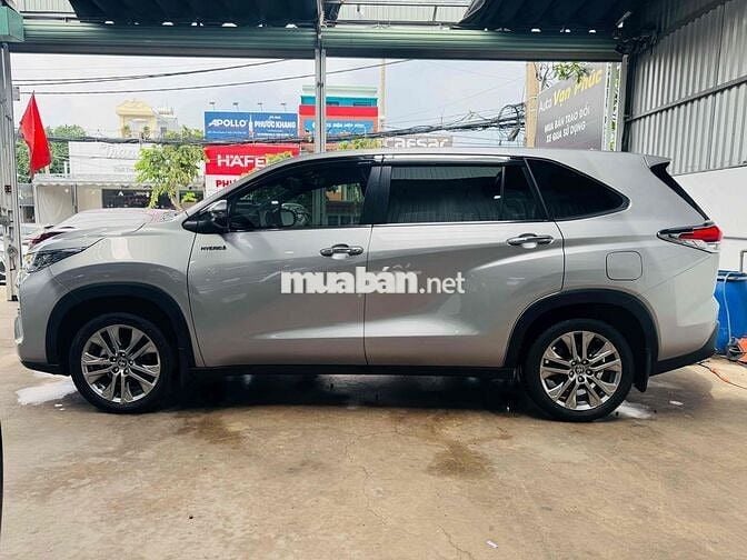 Toyota Innova Cross 2023 HEV - 8700 km