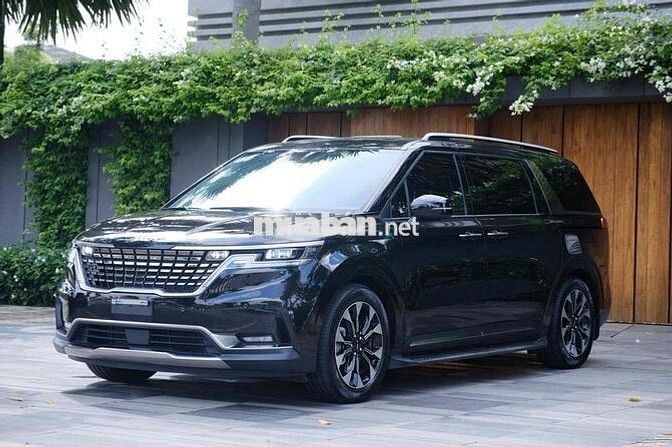 Kia Carnival 2023 Signature 3.5G - 22000 km