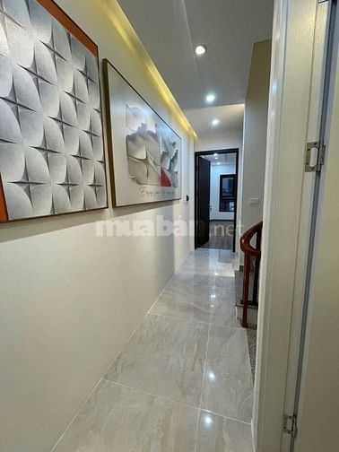 Mặt phố thời trang 2 thoáng, sau ngõ chung, cổng riêng, ở& kinh doanh
