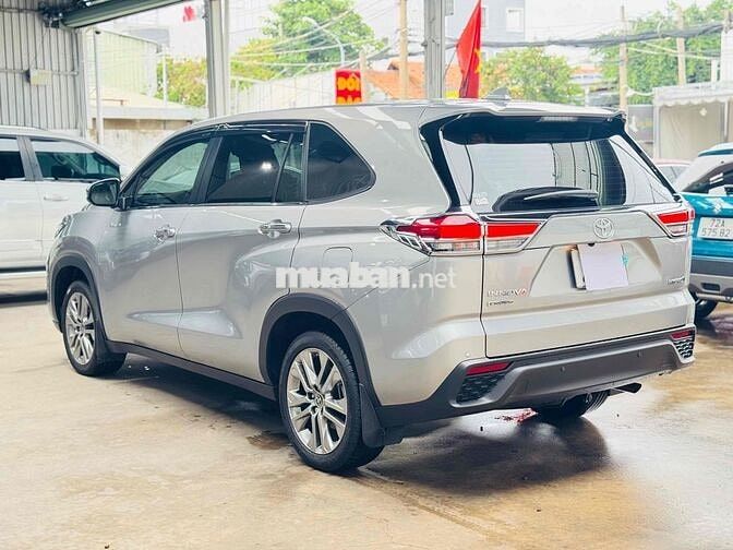 Toyota Innova Cross 2023 HEV - 8700 km