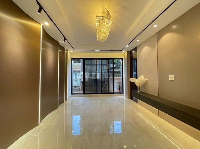 Mặt phố thời trang 2 thoáng, sau ngõ chung, cổng riêng, ở& kinh doanh