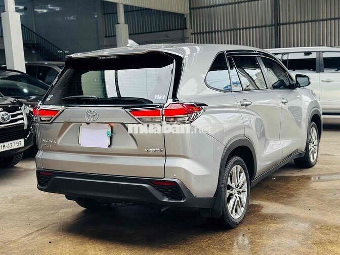 Toyota Innova Cross 2023 HEV - 8700 km