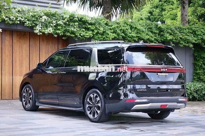Kia Carnival 2023 Signature 3.5G - 22000 km