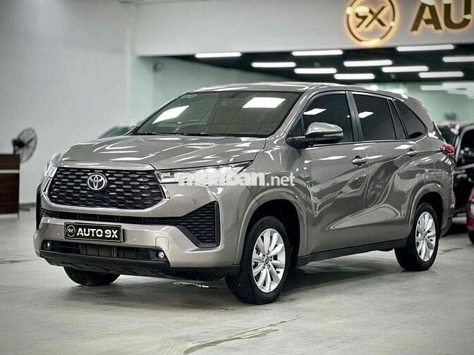 Toyota Innova Cross 2024 - 8200 km