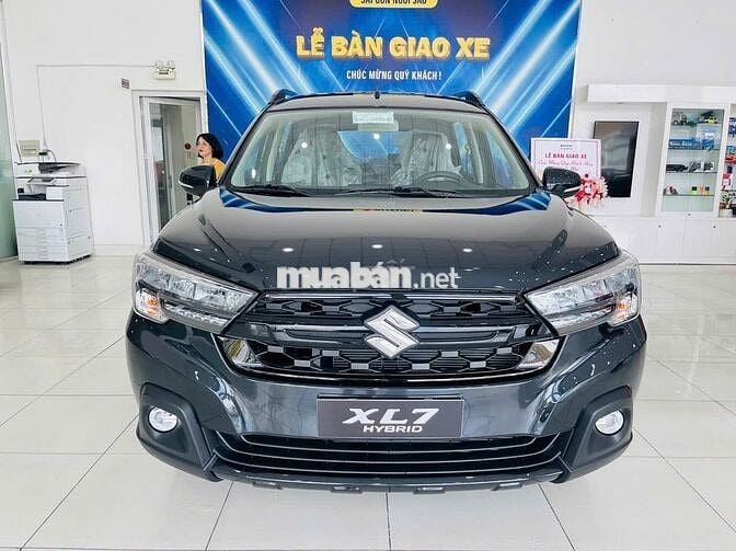 Suzuki XL 7 2025 màu đen giao ngay chỉ 190 triệu
