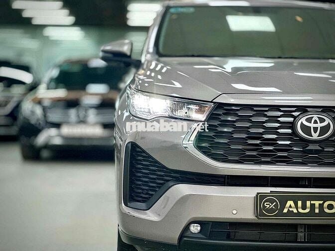 Toyota Innova Cross 2024 - 8200 km
